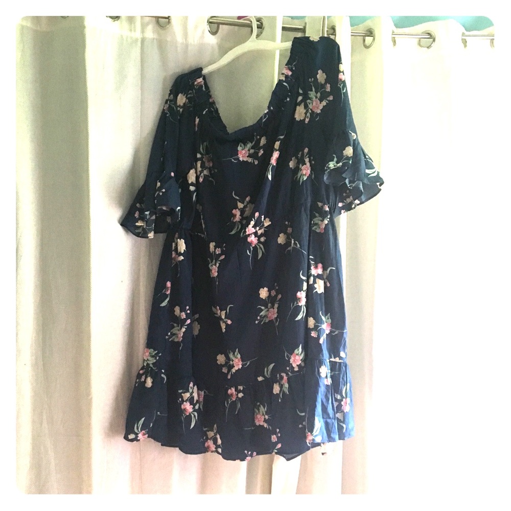 Off the shoulder floral ruffle dress NWT